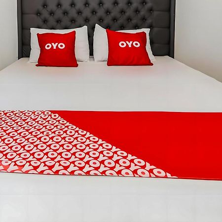 מלון בקאסי Oyo 93703 F88 מראה חיצוני תמונה